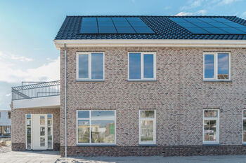 Zonnepark in Nieuwegein voorziet 900 woningen van energie