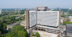 Hoogste punt kantoortorens CBS-gebouw Voorburg duurzaam ontmanteld